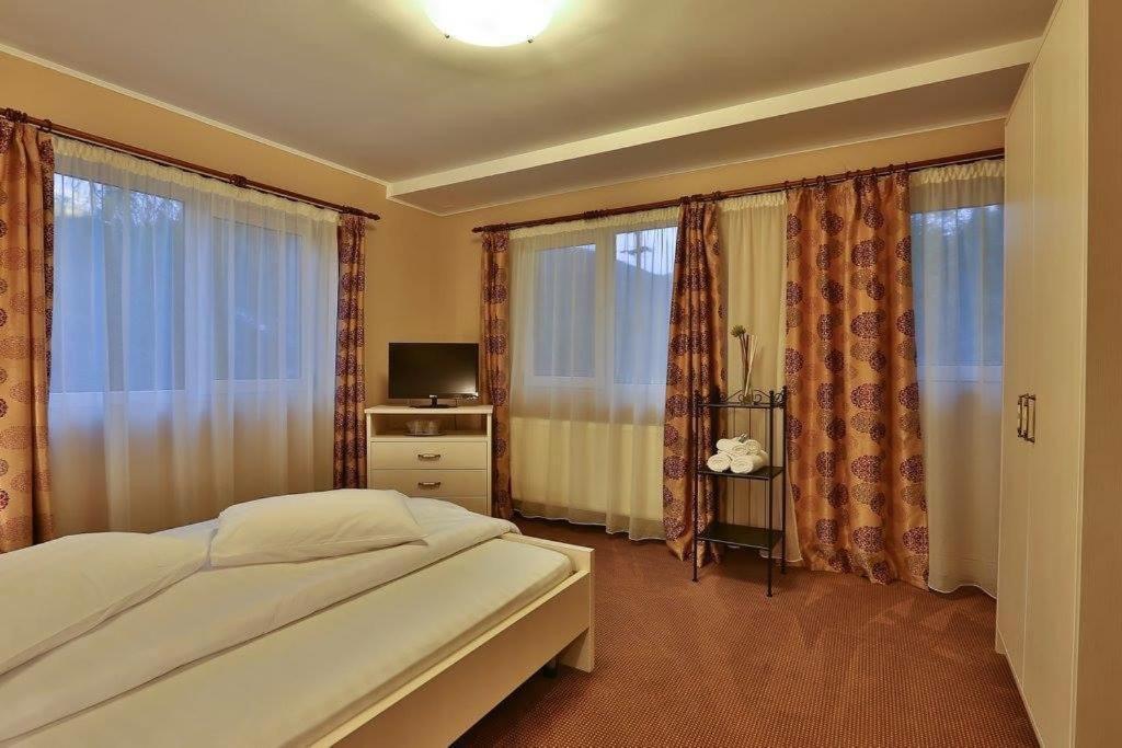 Hotel Pensiunea La Padure Cheia, Prahova Măneciu Exterior foto