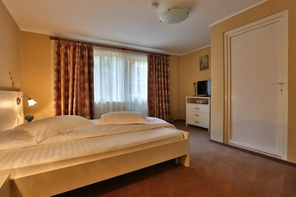 Hotel Pensiunea La Padure Cheia, Prahova Măneciu Exterior foto